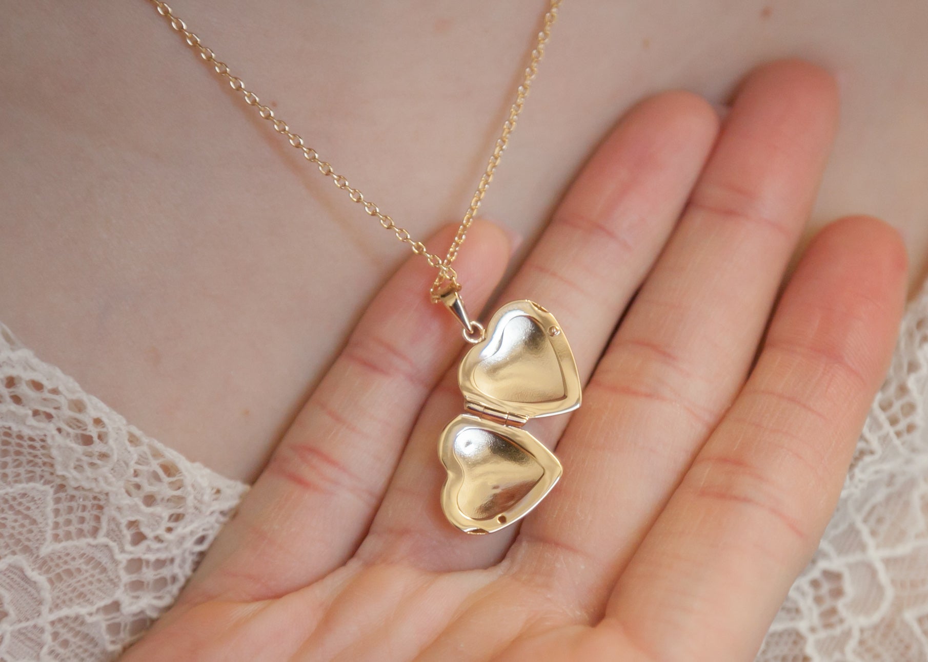 Herzförmige Medaillon-Halskette für Fotos - Vergoldet