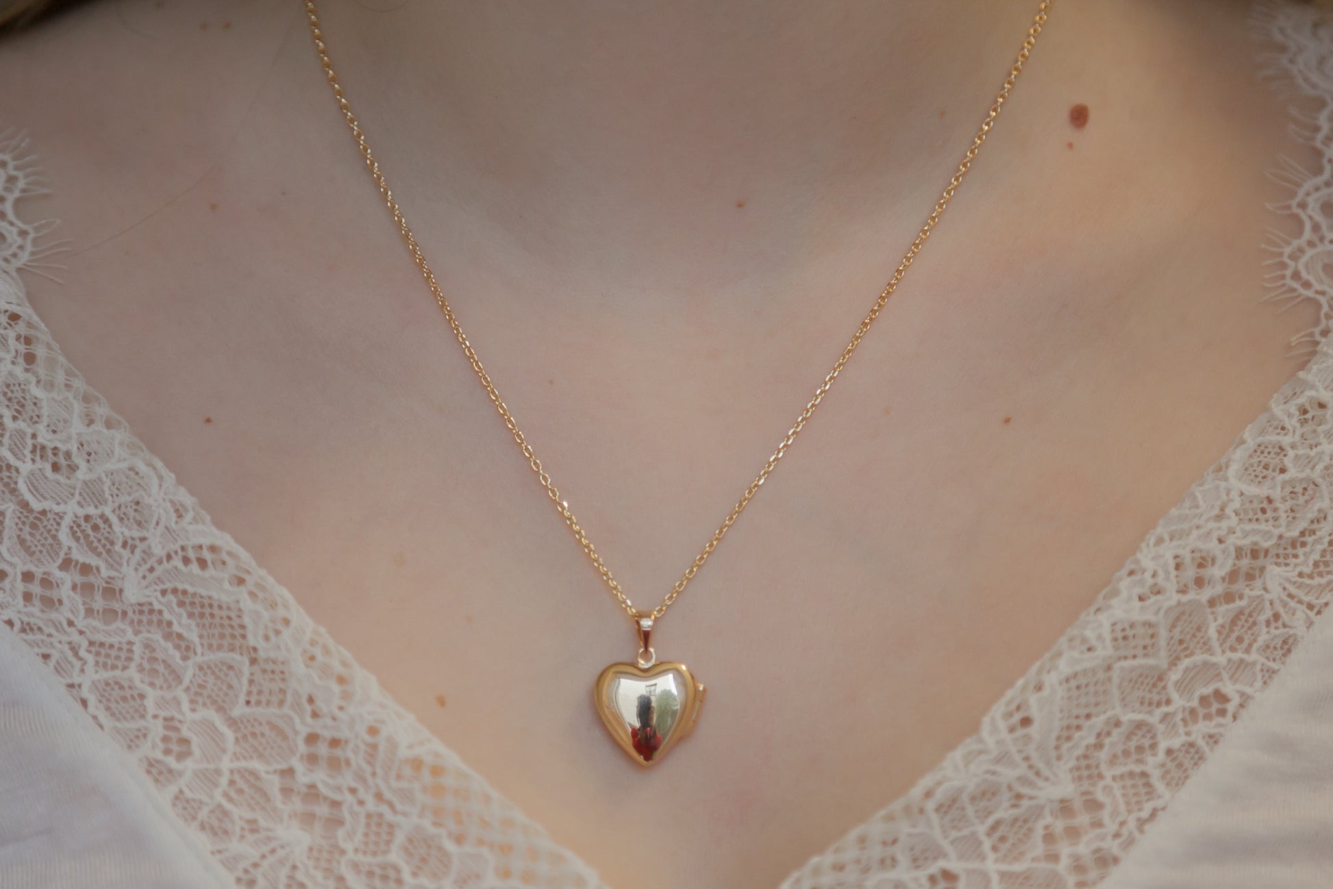 Herzförmige Medaillon-Halskette für Fotos - Vergoldet