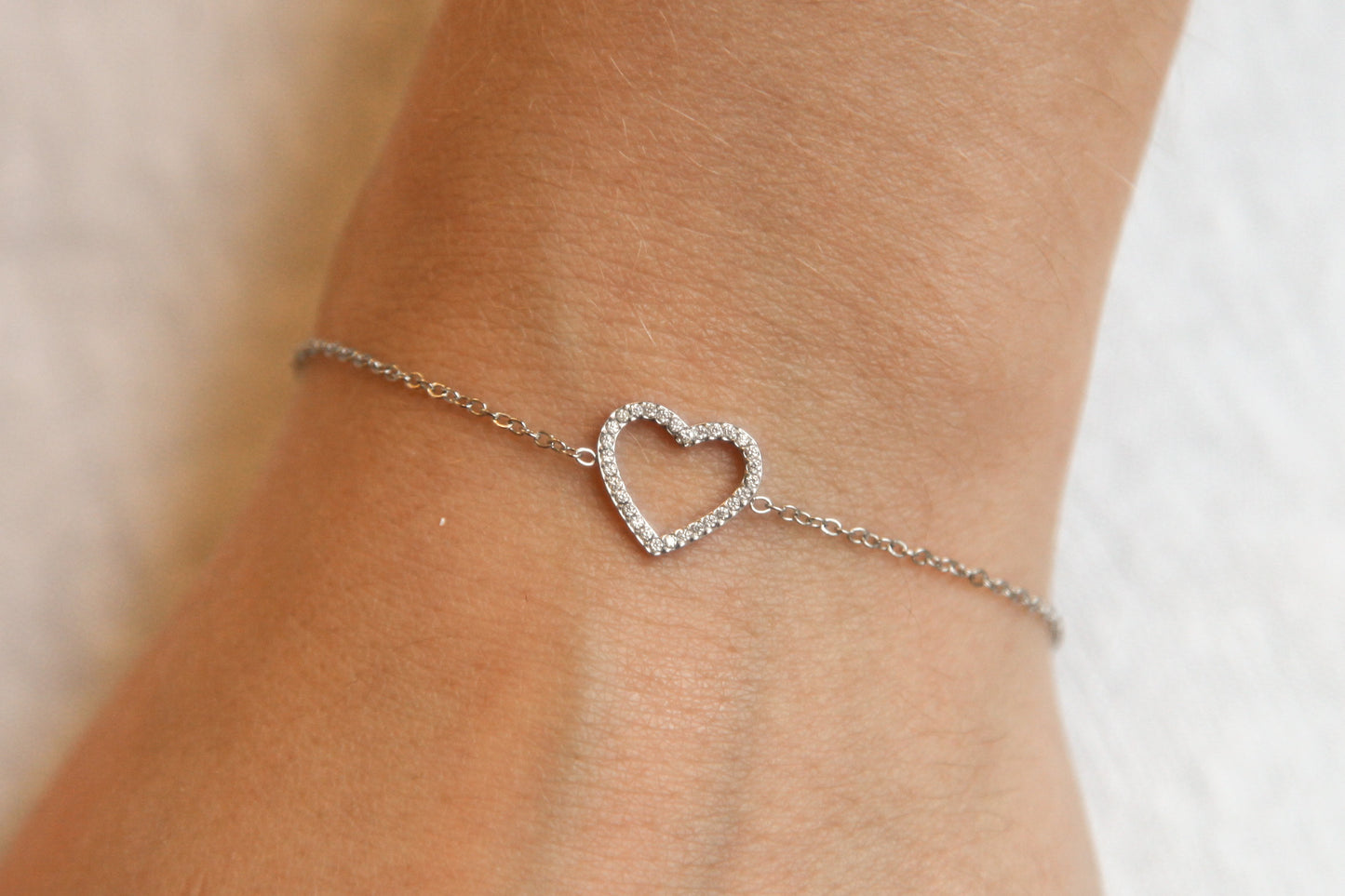 Herzarmband aus Edelstahl mit Zirkonia – Silberfarben & verstellbar