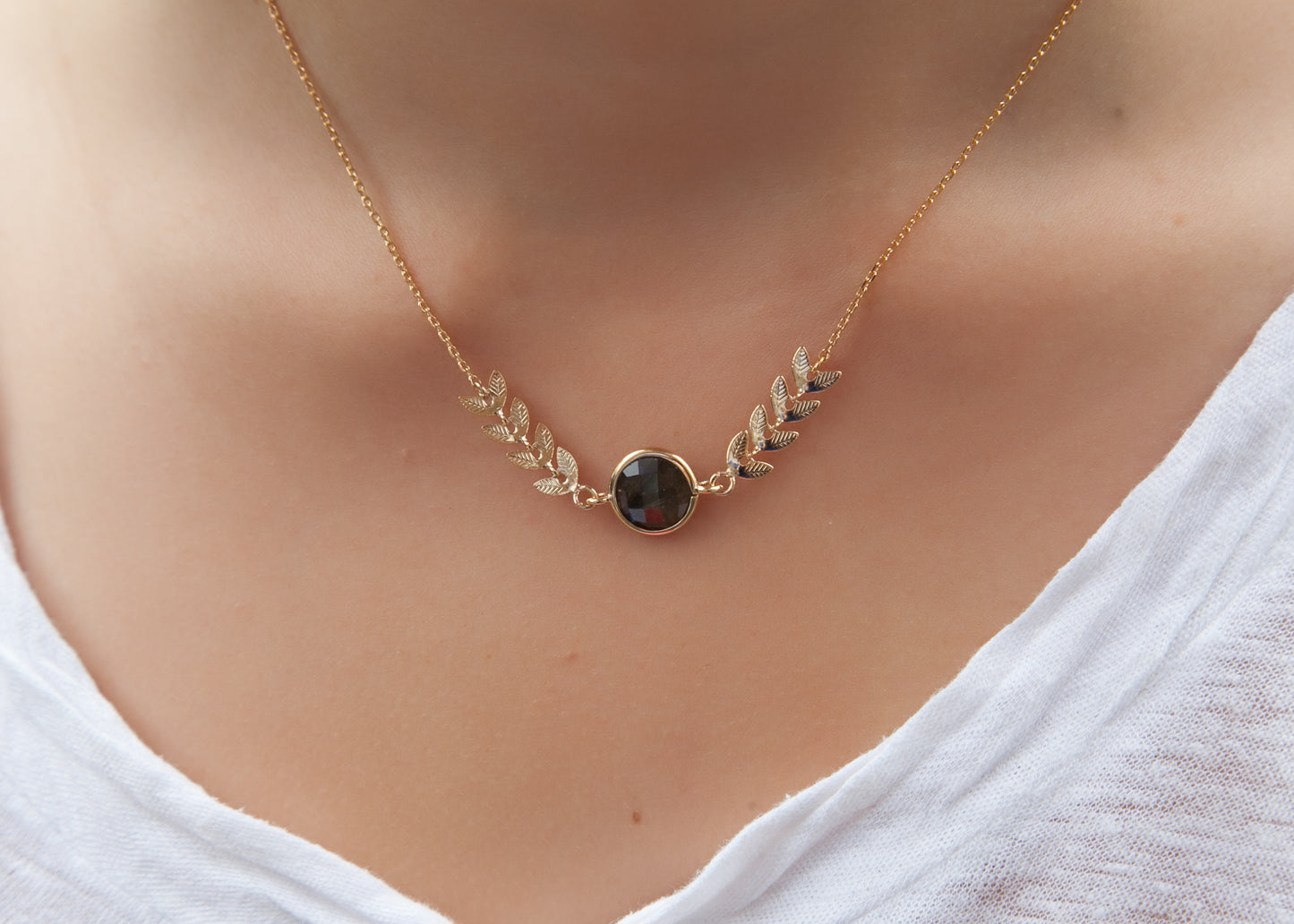Kette mit Labradorit-Edelstein Anhänger - Vergoldet