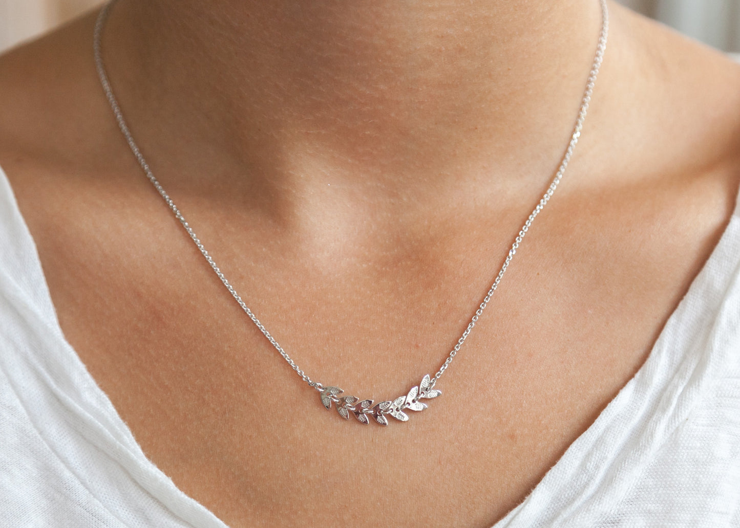 Kette mit kleinen Blättern aus Silber - Blätterkette