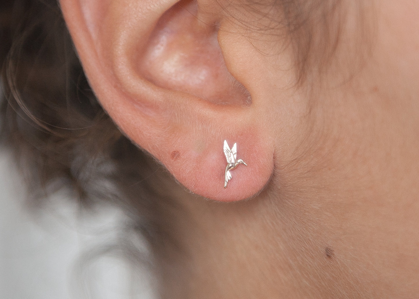 Eleganten Kolibri Ohrstecker vergoldet - Vogel Ohrringe für Damen