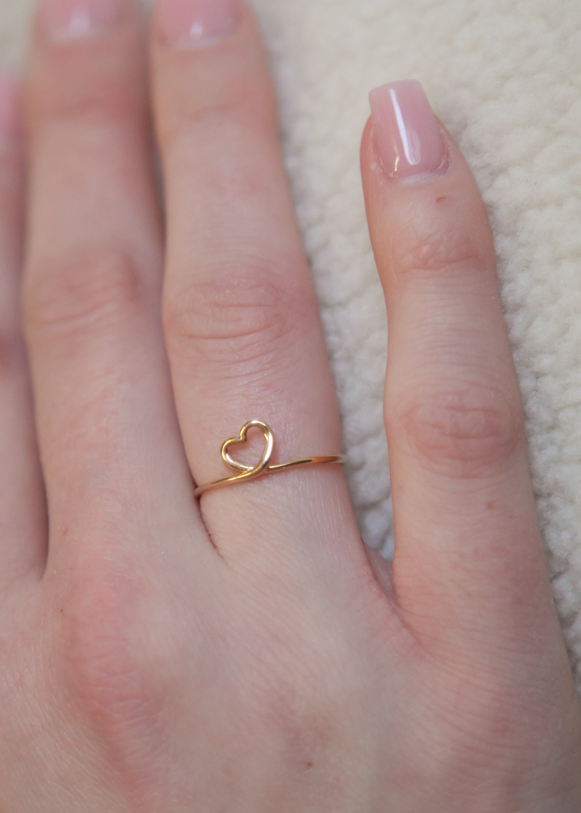 Vergoldeter Ring mit kleinem Herz – Zarte Eleganz für jeden Anlass