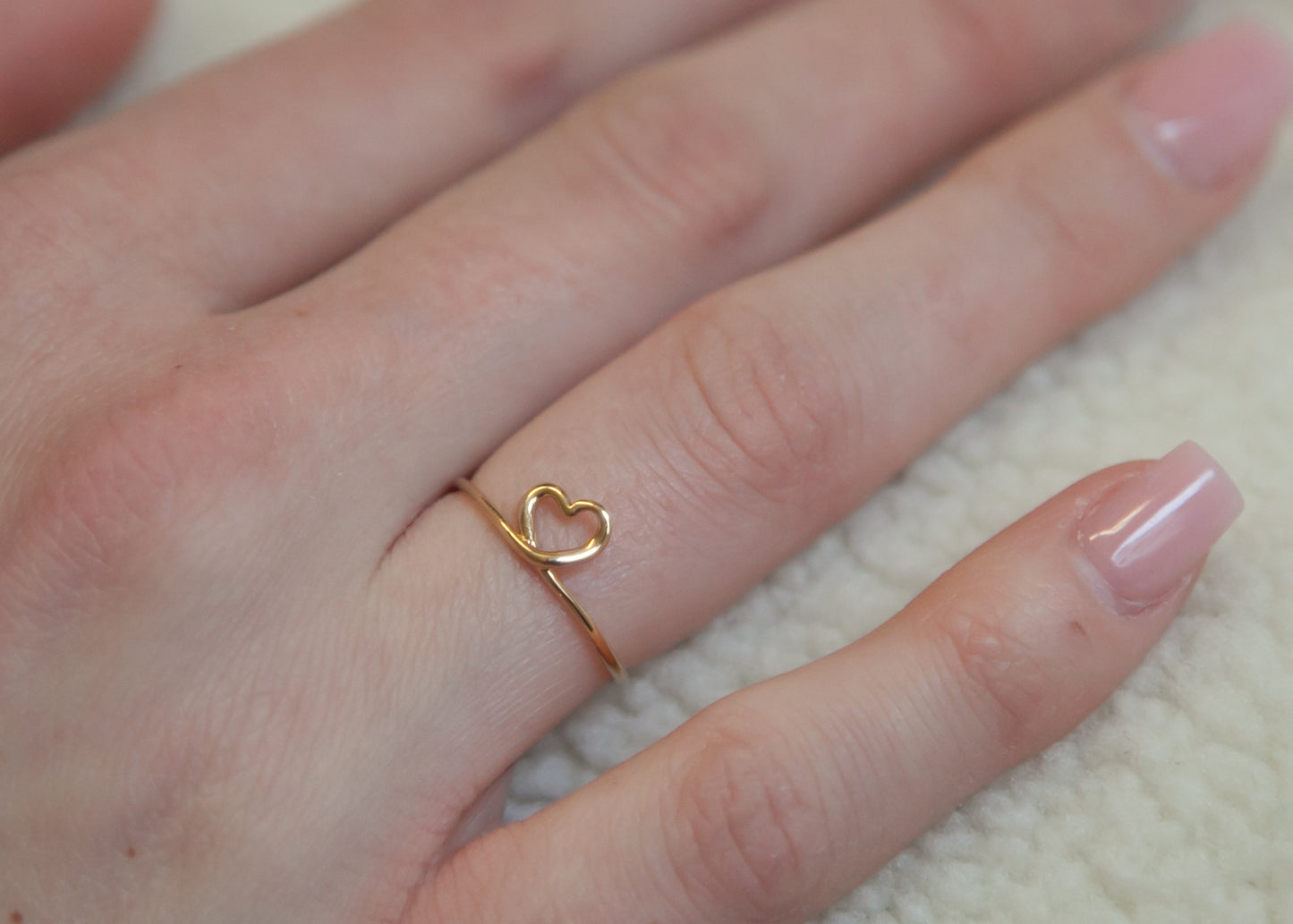 Vergoldeter Ring mit kleinem Herz – Zarte Eleganz für jeden Anlass