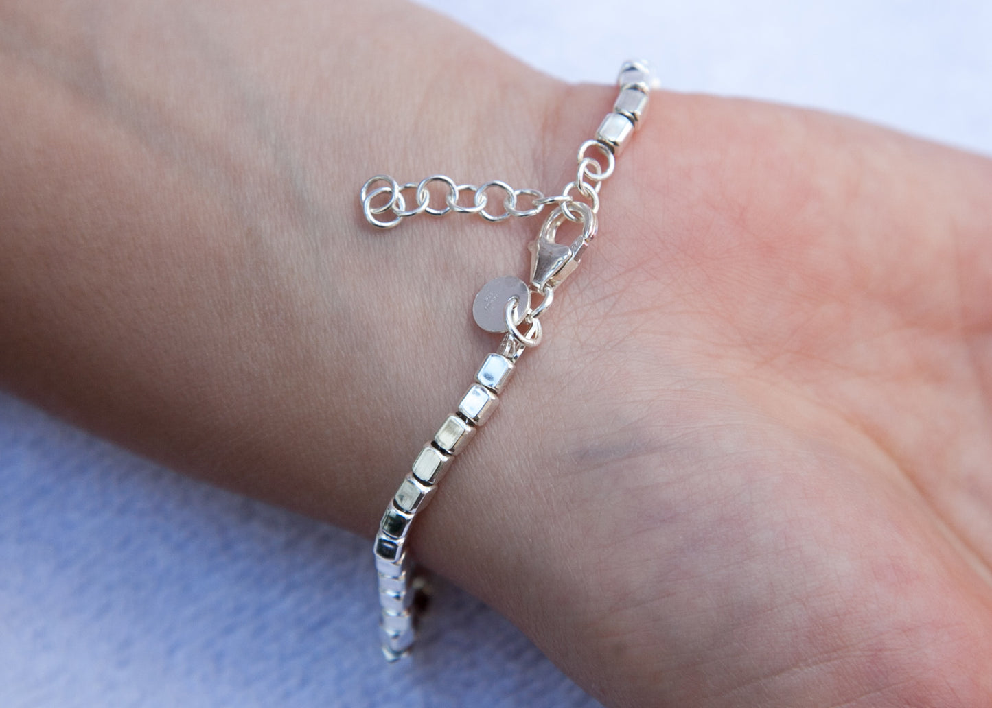 Armband 925er Silber mit eckigen Perlen