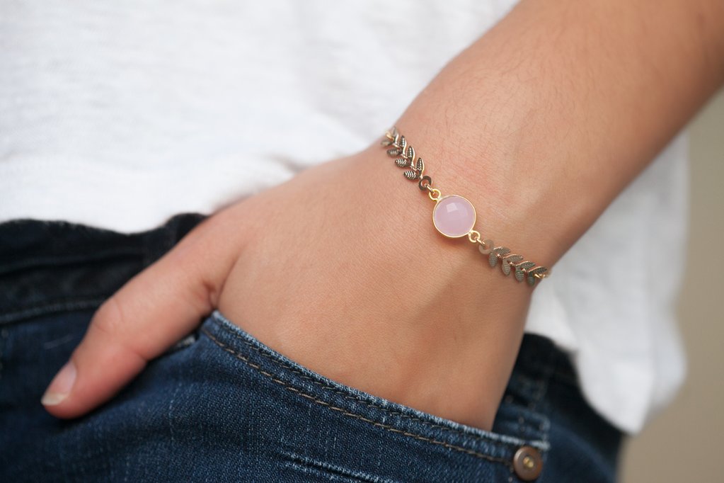 Armband mit Goldähre und Stein
