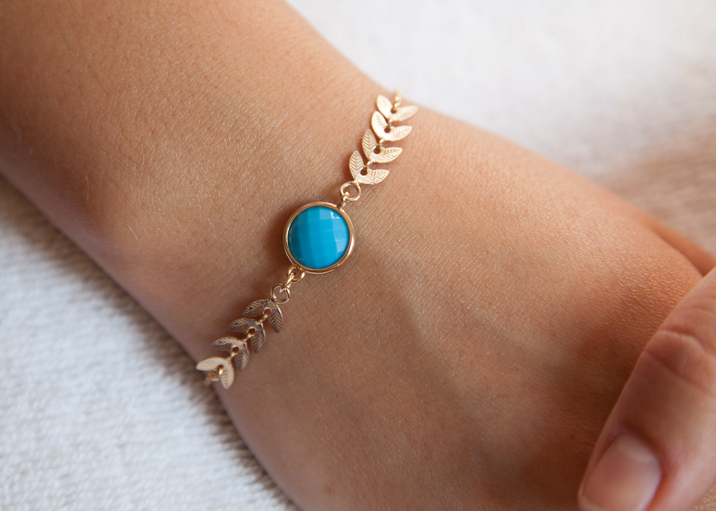 Armband mit Blatt und Turkis Stein Vergoldet