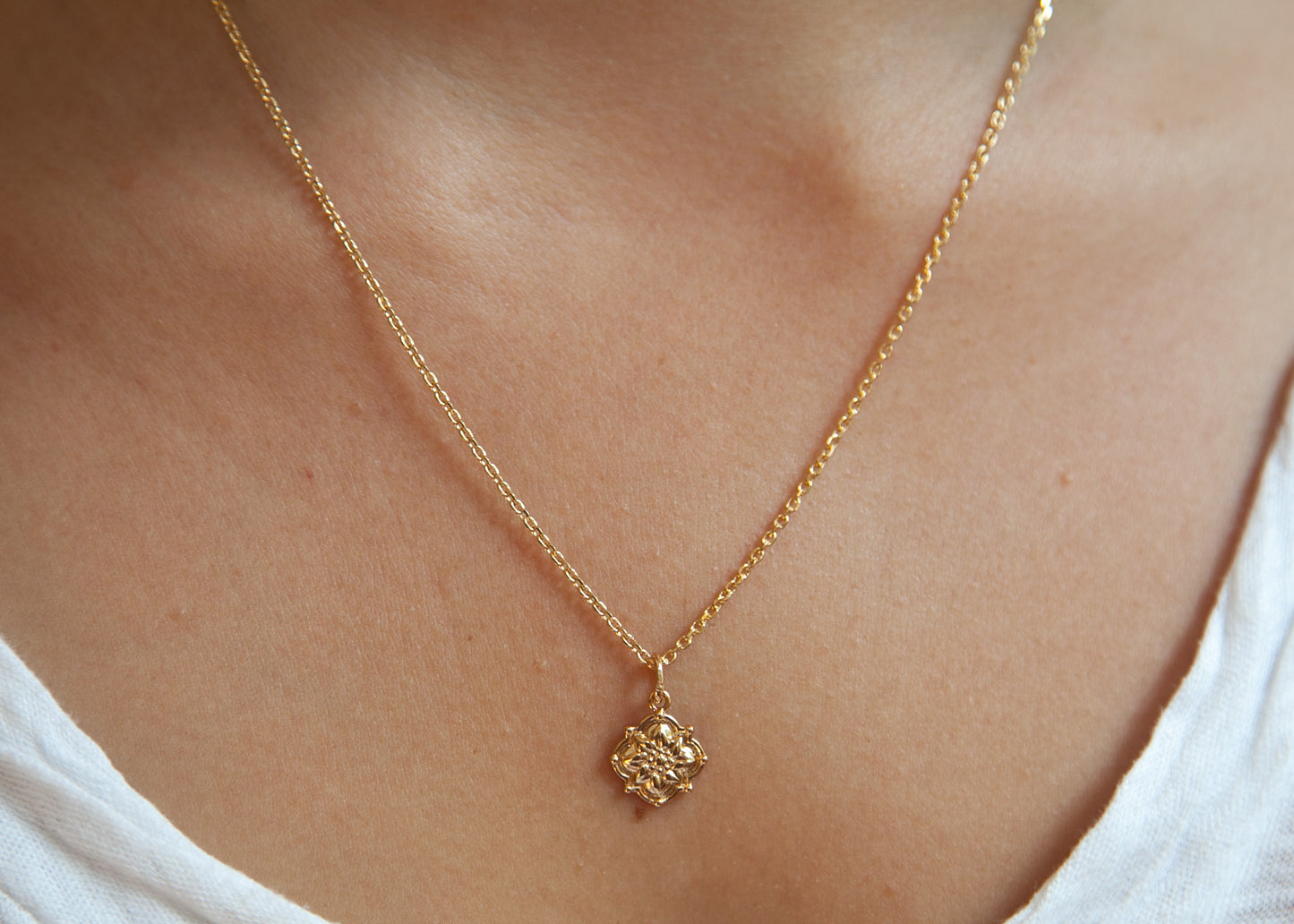 Damen Blumen Kette vergoldet