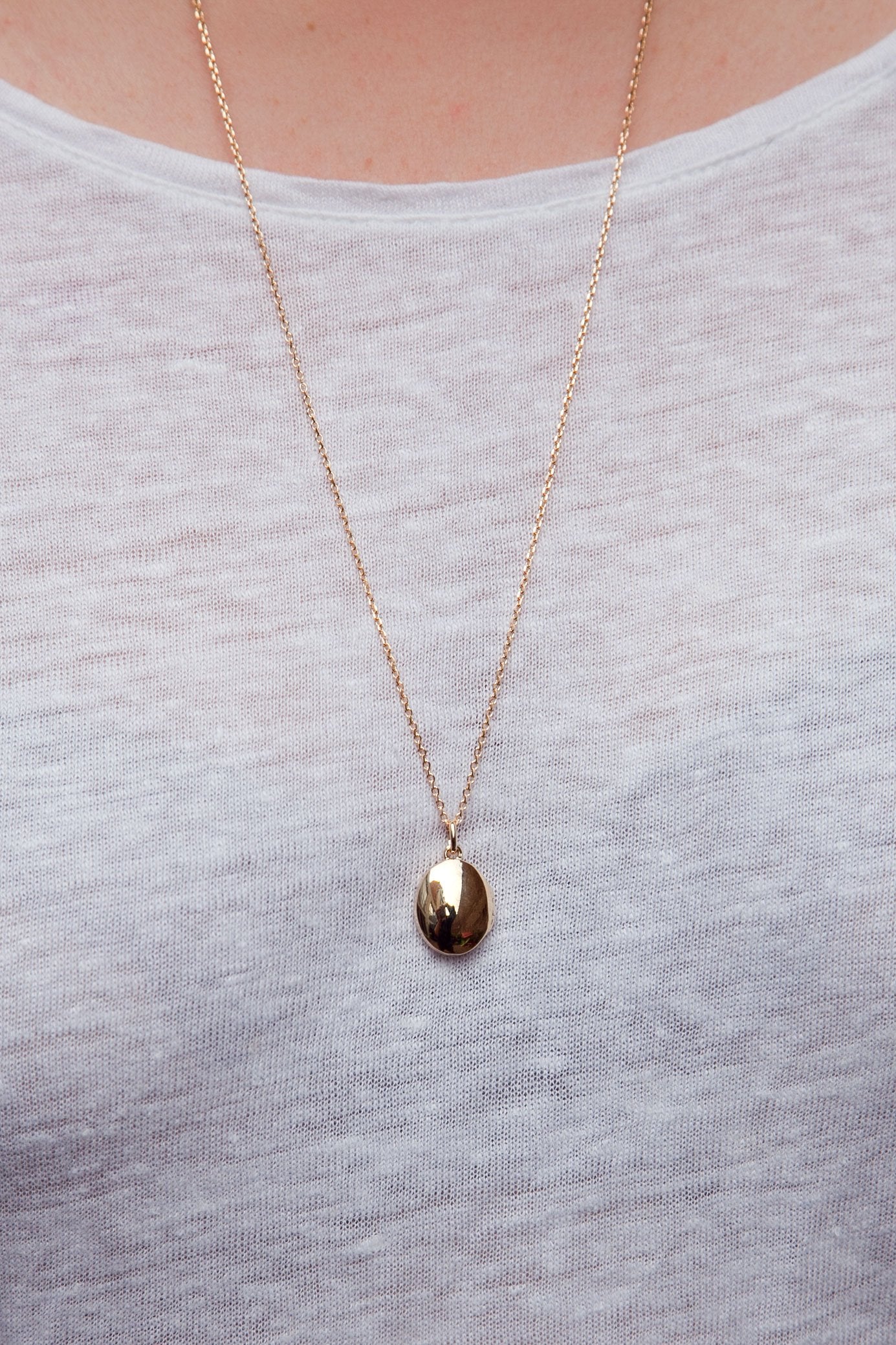 Lange Kette mit Oval Foto Medaillon - 16Karat vergoldet