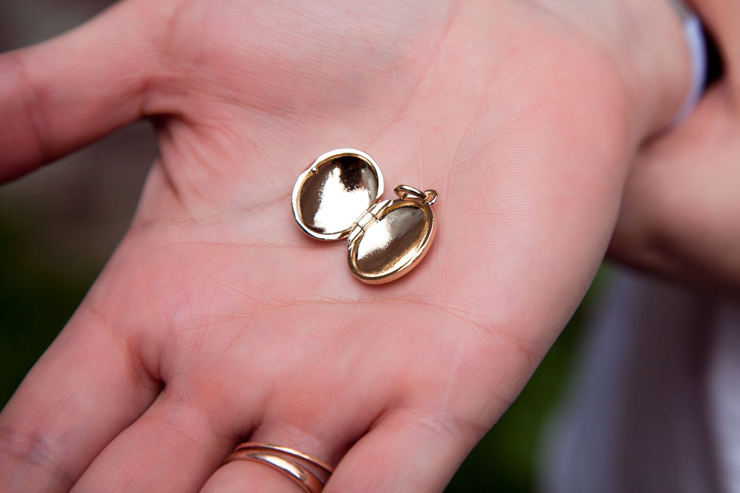Lange Kette mit Oval Foto Medaillon - 16Karat vergoldet
