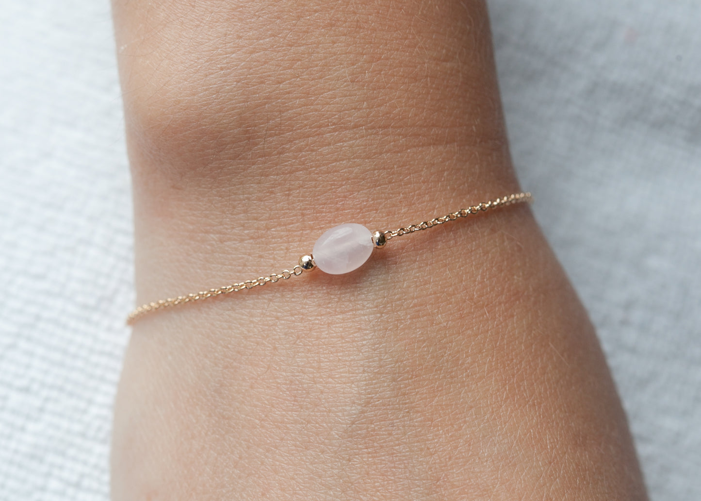 Armband mit einem Rosenquarz-Änhänger - 18K vergoldet