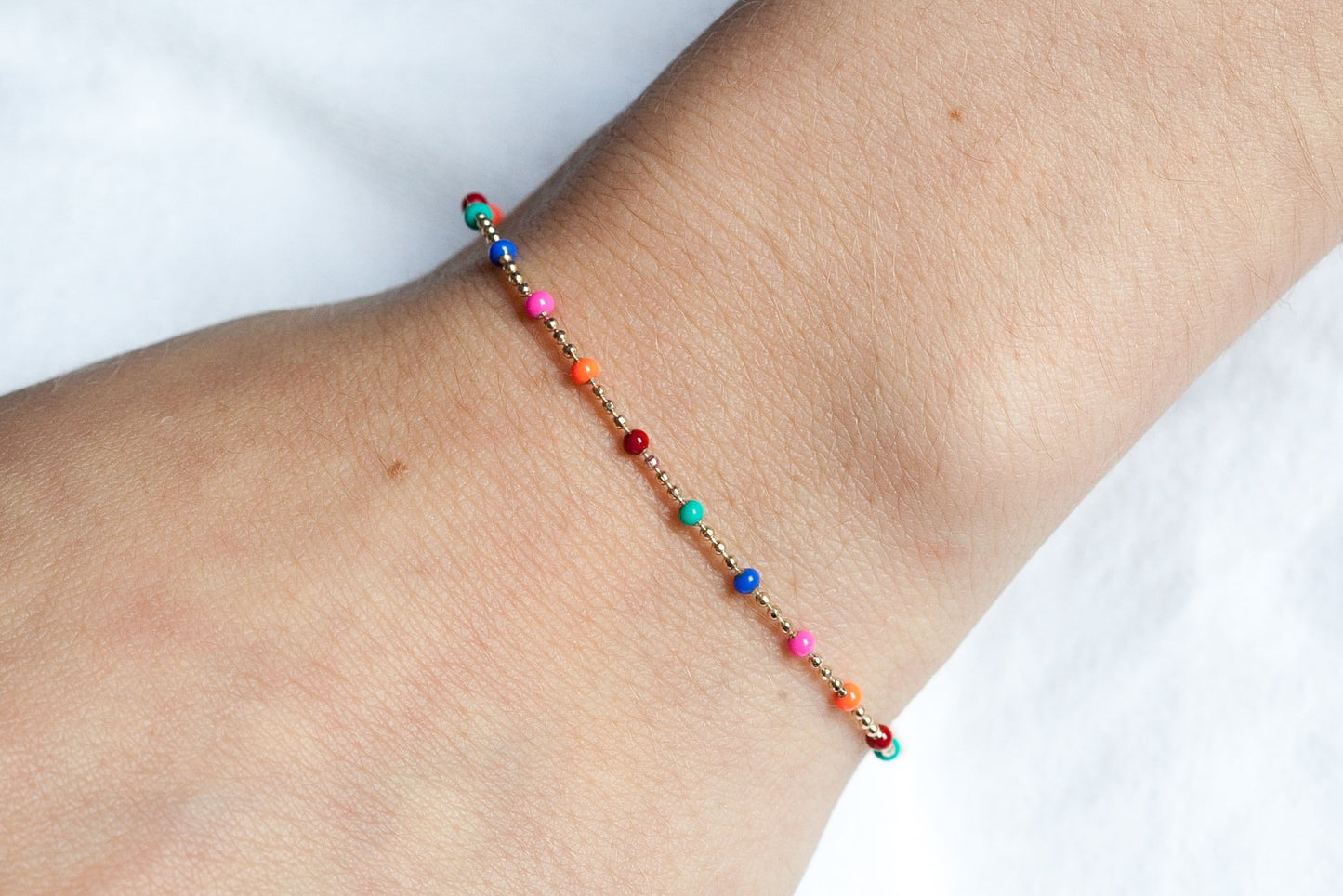 Armband mit bunten Perlen - 16K vergoldet