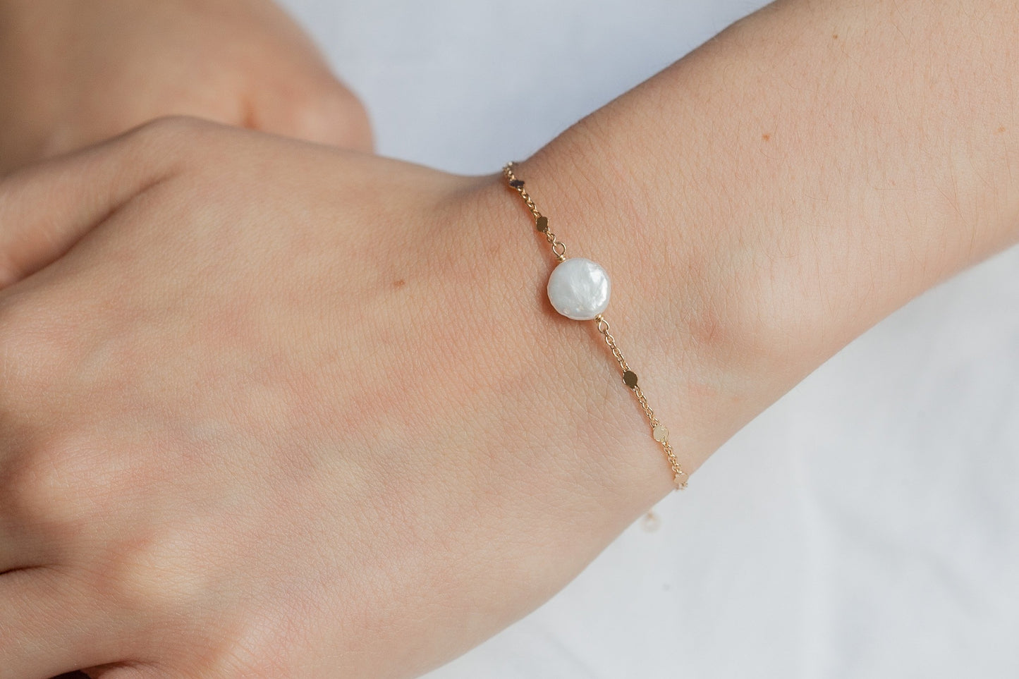 Armband Plättchen & Perlmutt vergoldet