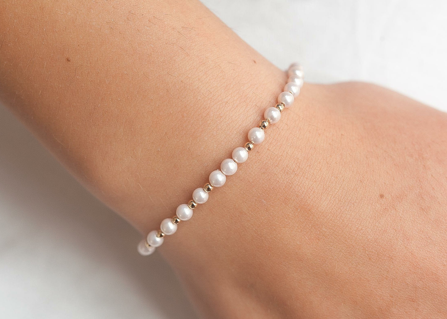 Zeitloses Perlenarmband - 18K vergoldet