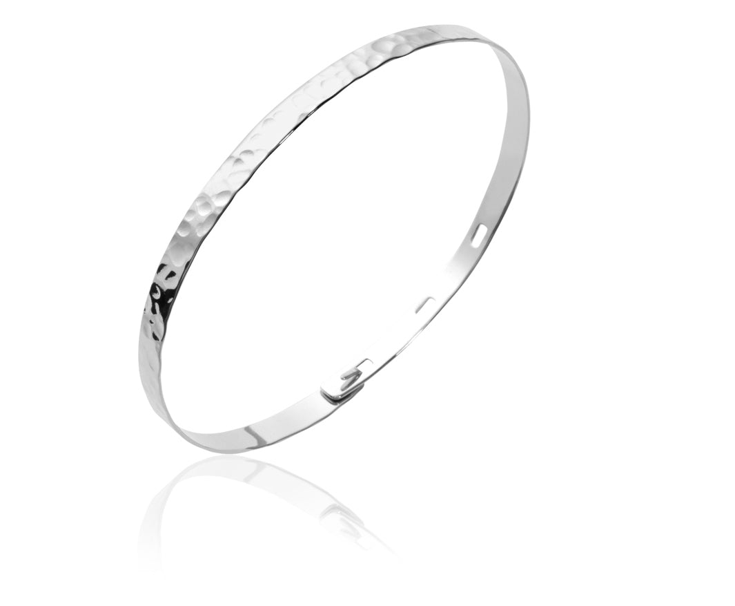 Armreif gehämmert aus silber für Dame