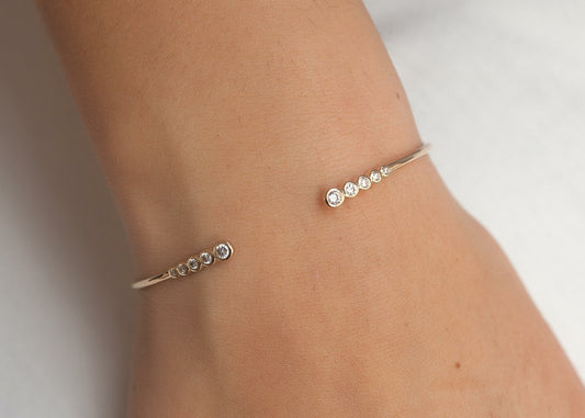 Armreif mit Zirkoniasteinen 18Karat vergoldet