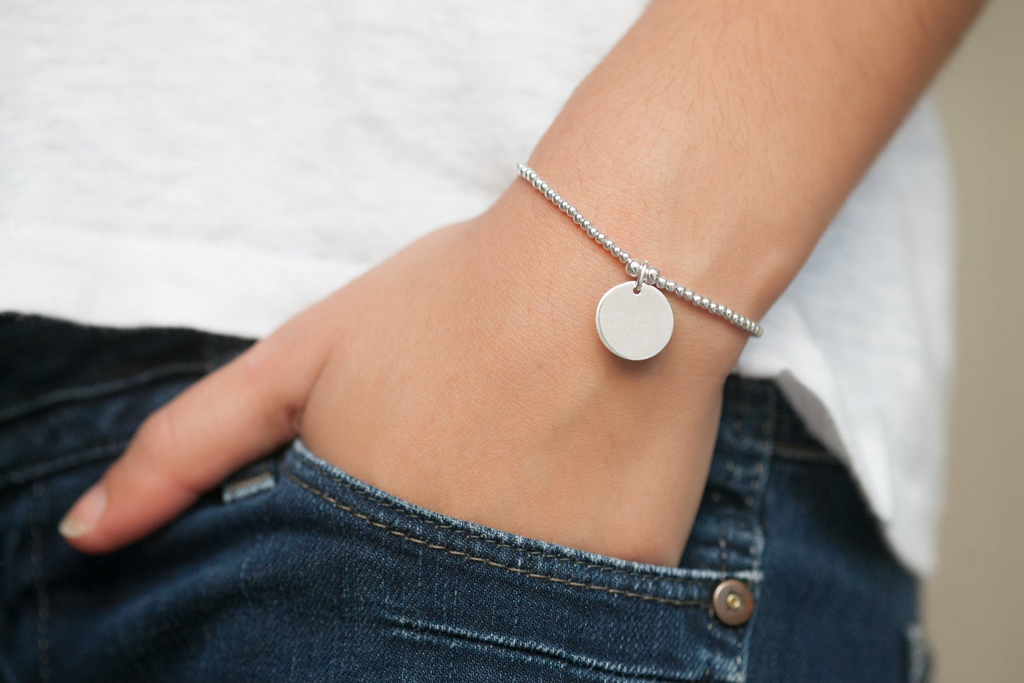 Kugelarmband mit Plättchen aus Silber