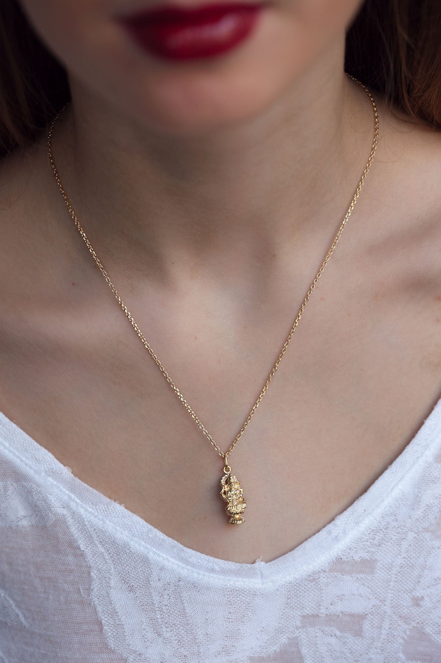 Kette mit Lakshmi Anhänger - 16Karat vergoldet