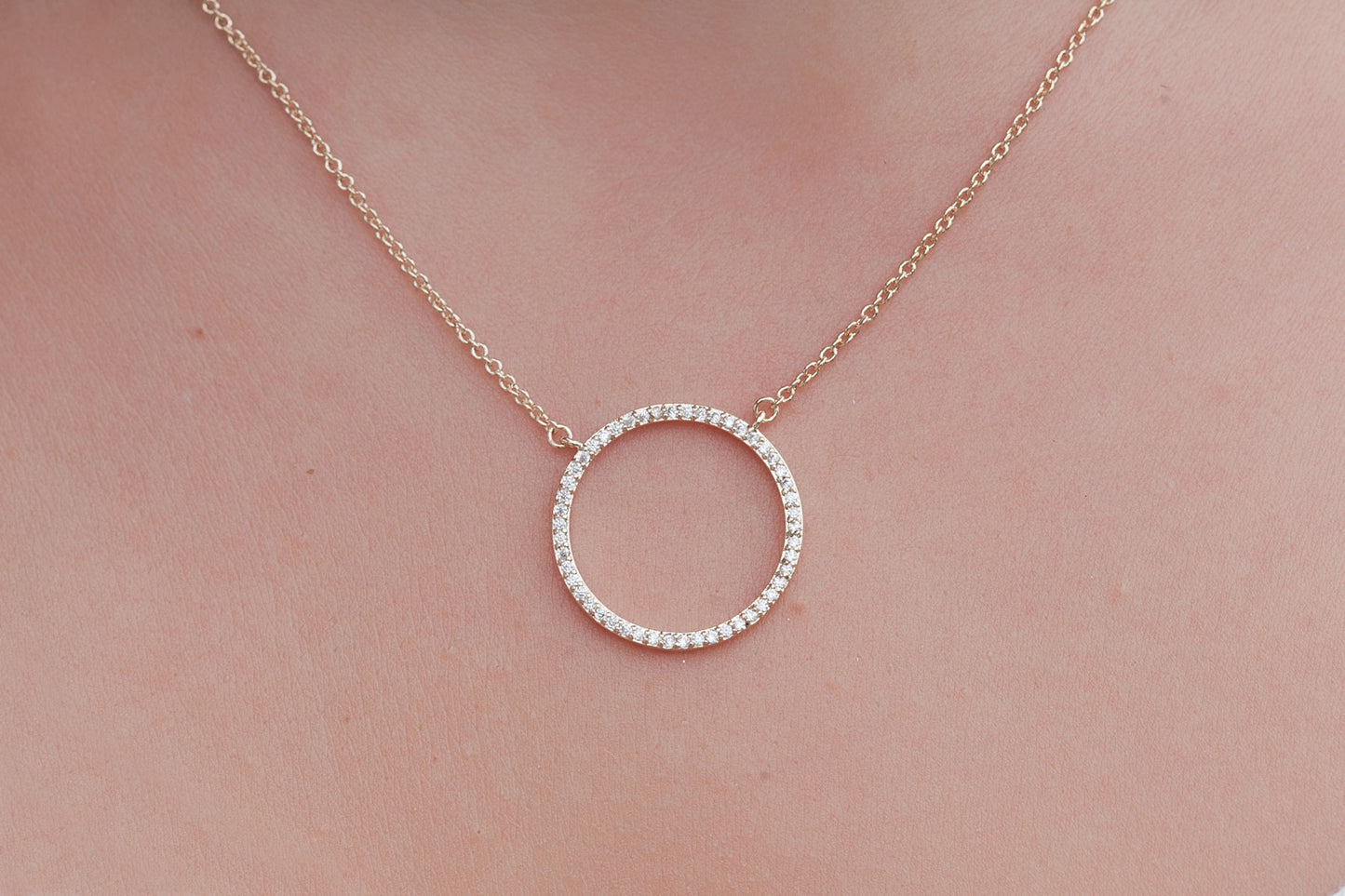 Kette mit Kreis-Anhänger und Zirkonia vergoldet