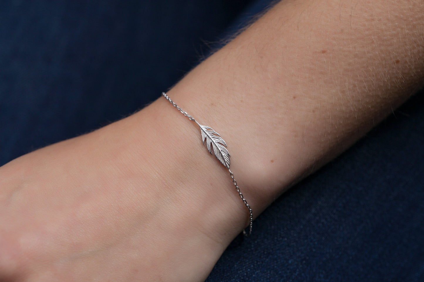 Armband mit Feder aus echtem Silber