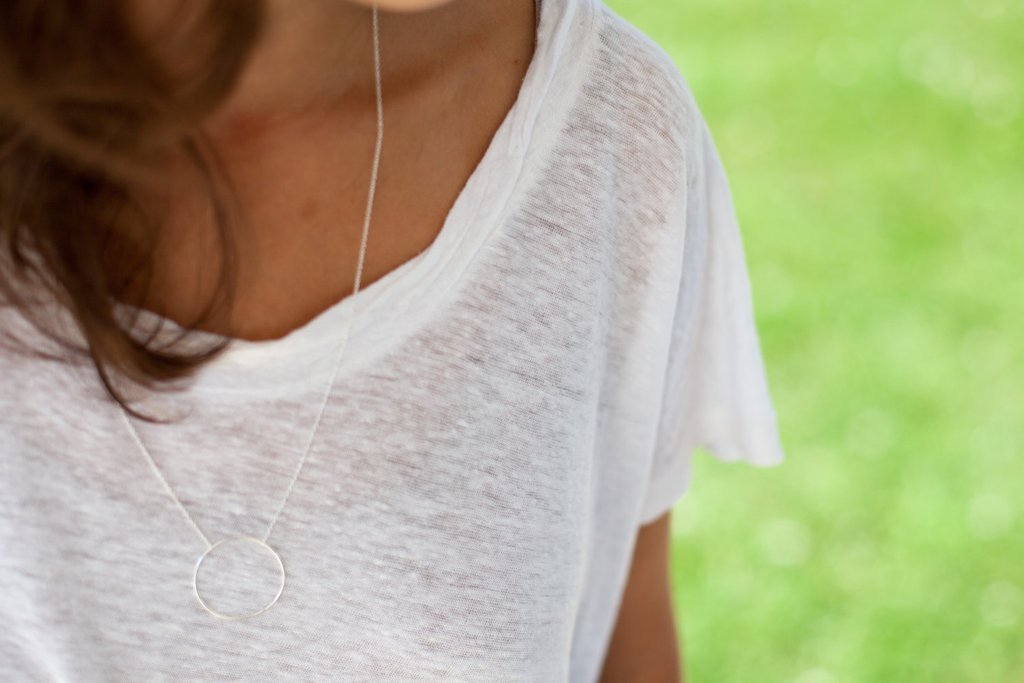 Feine schlichte Kette aus Silber mit Kreis Anhänger für Damen
