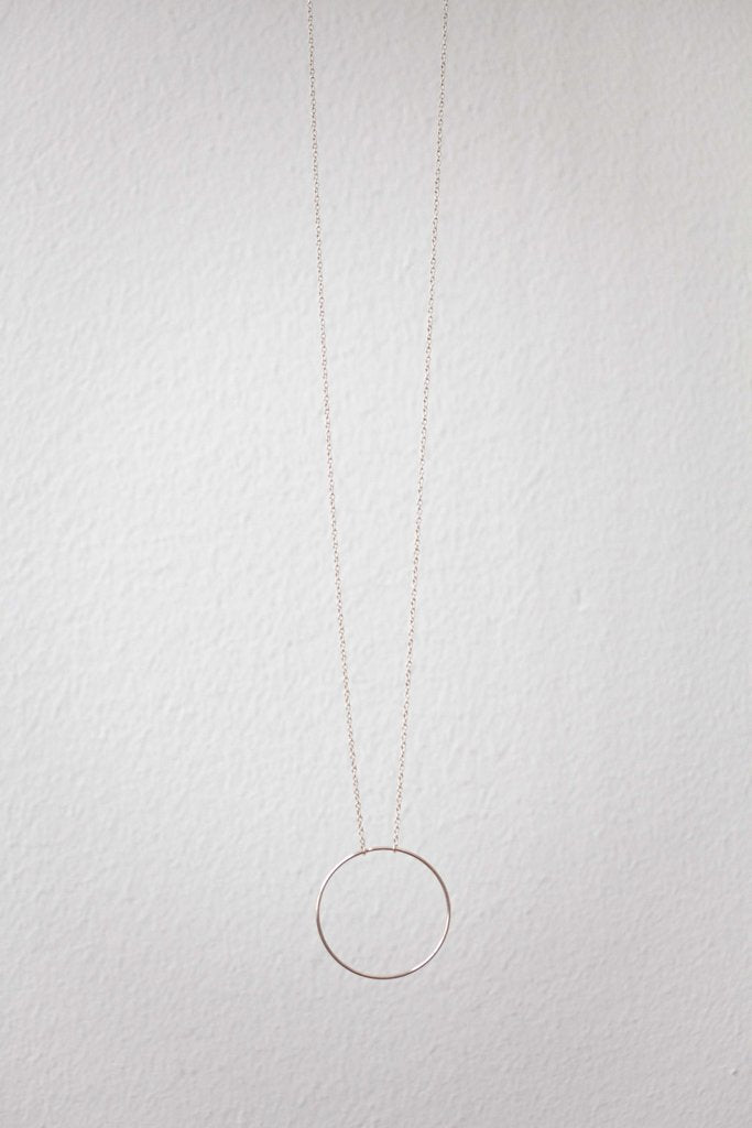 Kette mit eingearbeitetem Ring aus Silber