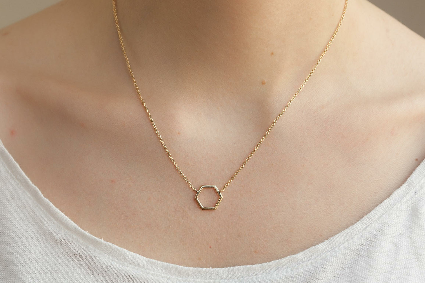 Geometrische Kette Hexagon - Sechseck Anhänger - 16K Vergoldet