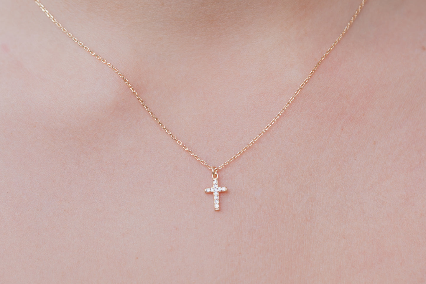 Kette Kreuz mit Zirkonias vergoldet