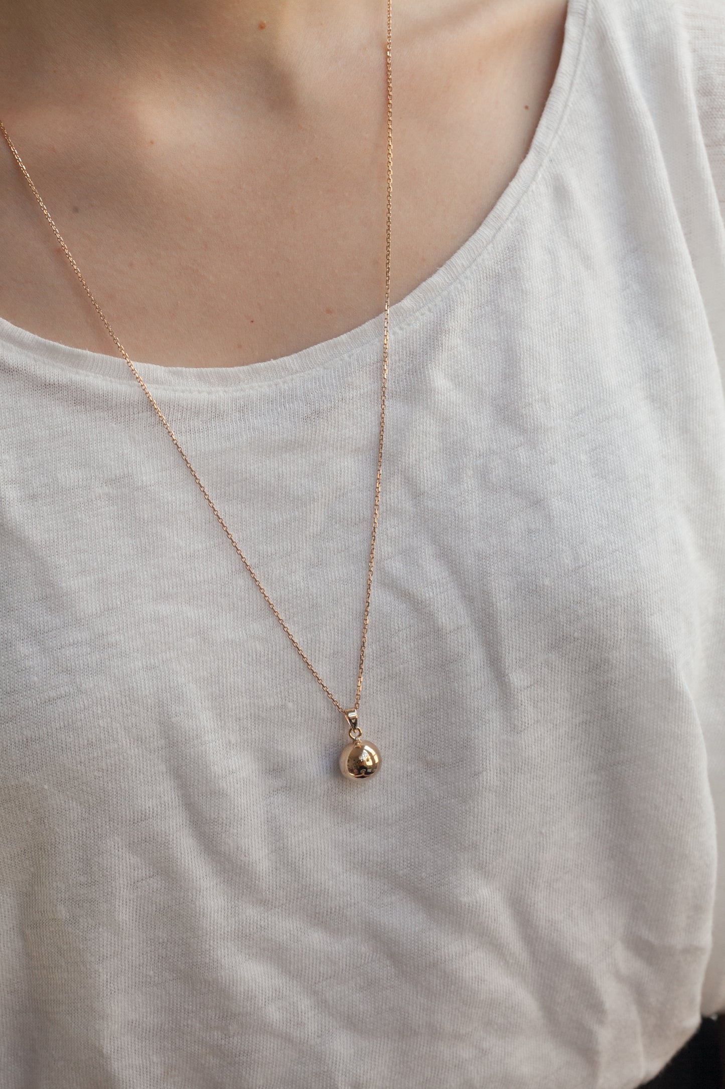 Kette mit Kugel Anhänger - 16K Vergoldet