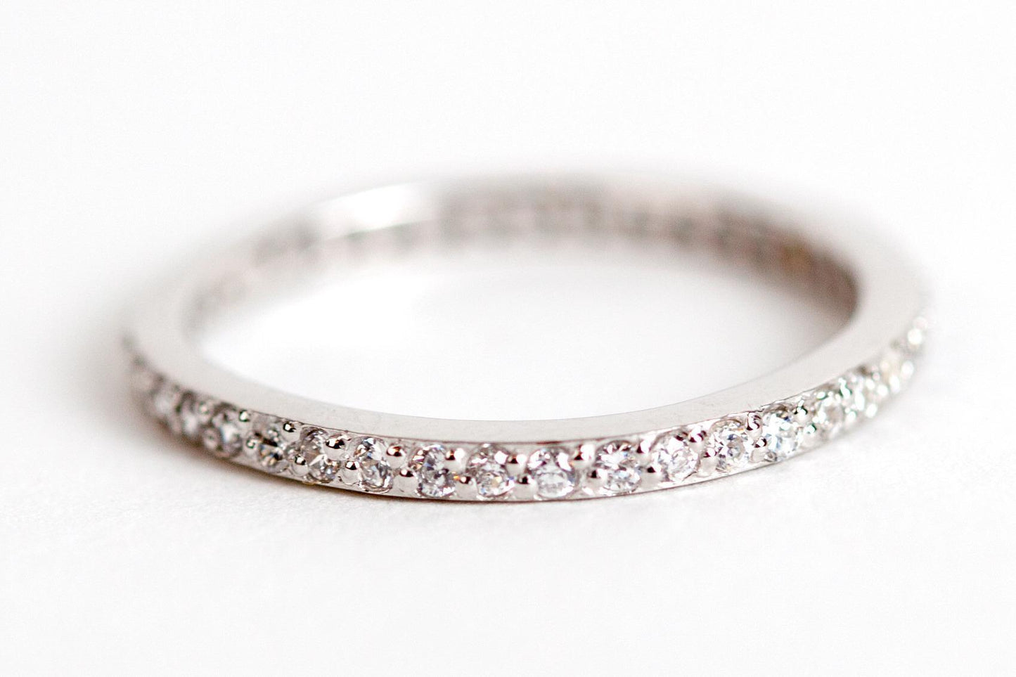 Memory-Ring aus Silber mit Zirkonia