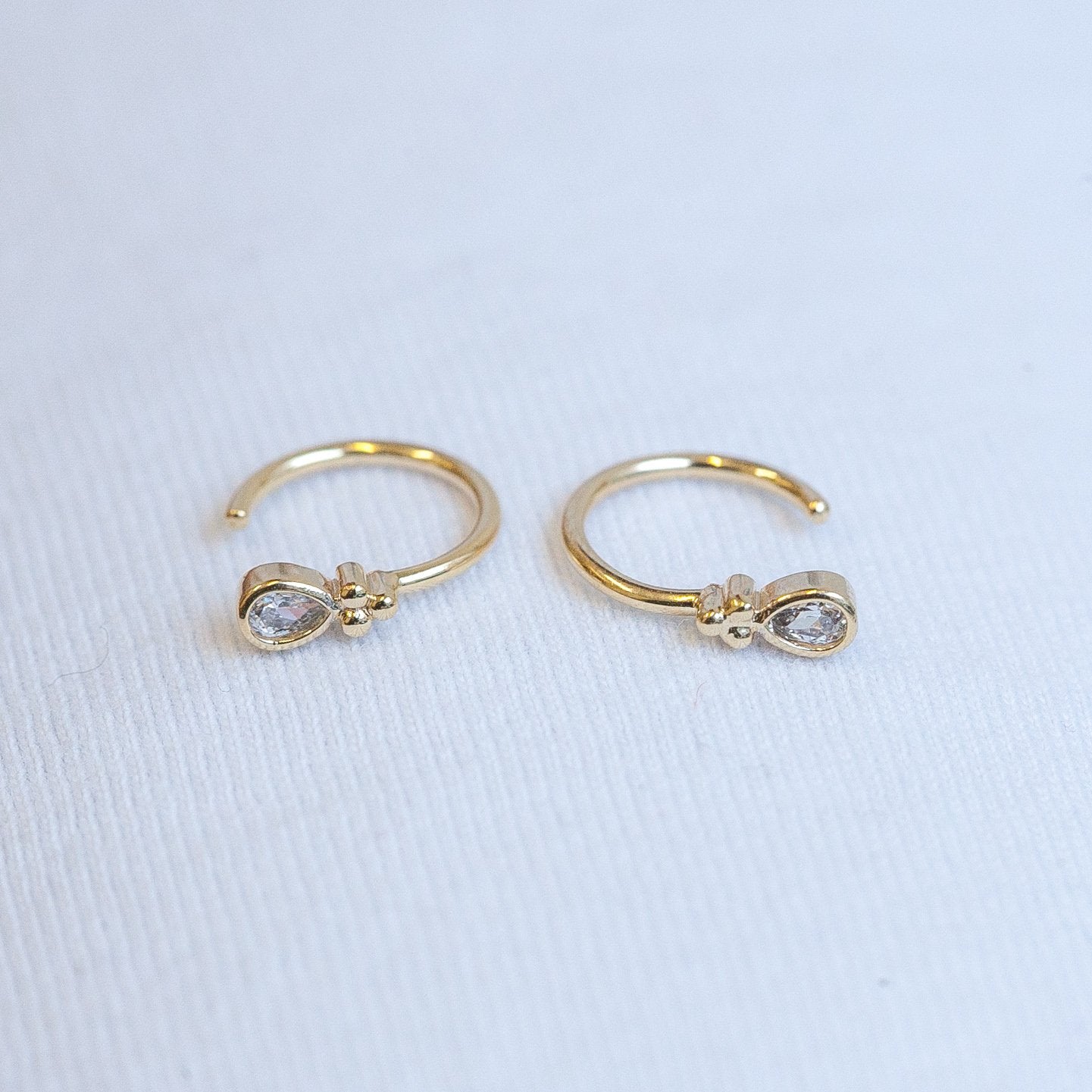 Süße Mini-Creolen mit Zirkonia - 16K vergoldet