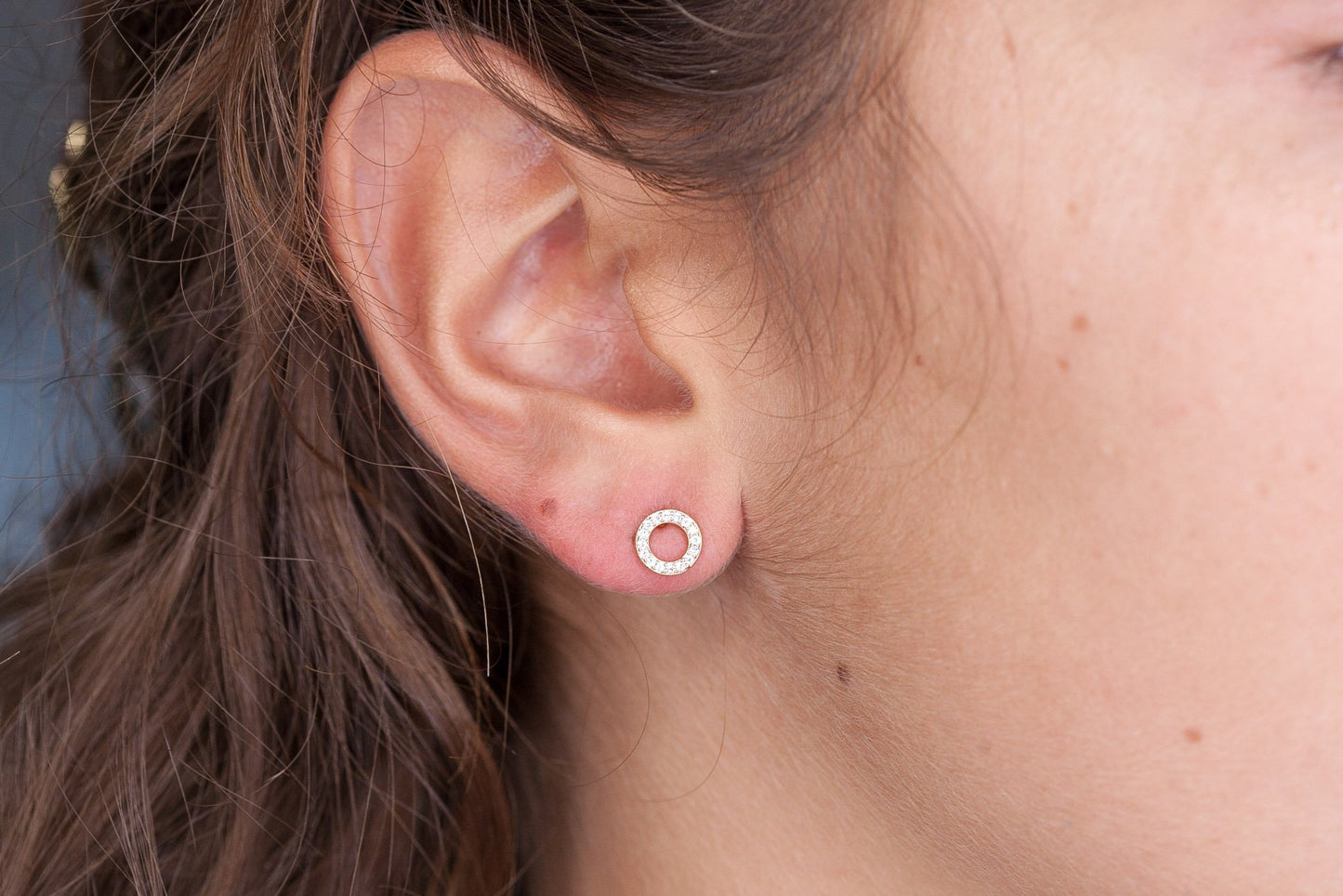 Ohrstecker Kreis mit Zirkoniasteinen Vergoldet - Ohrringe für Damen