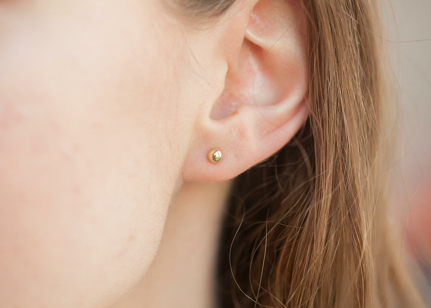 Puristische Ohrstecker Kugel 4mm Vergoldet - Ohrringe für Damen