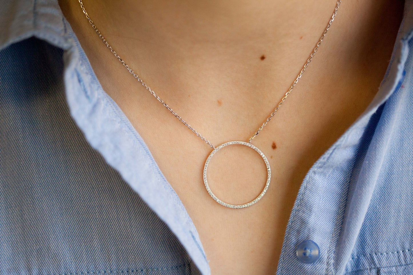 Halskette mit Kreis-Anhänger aus Silber/Zirkonia