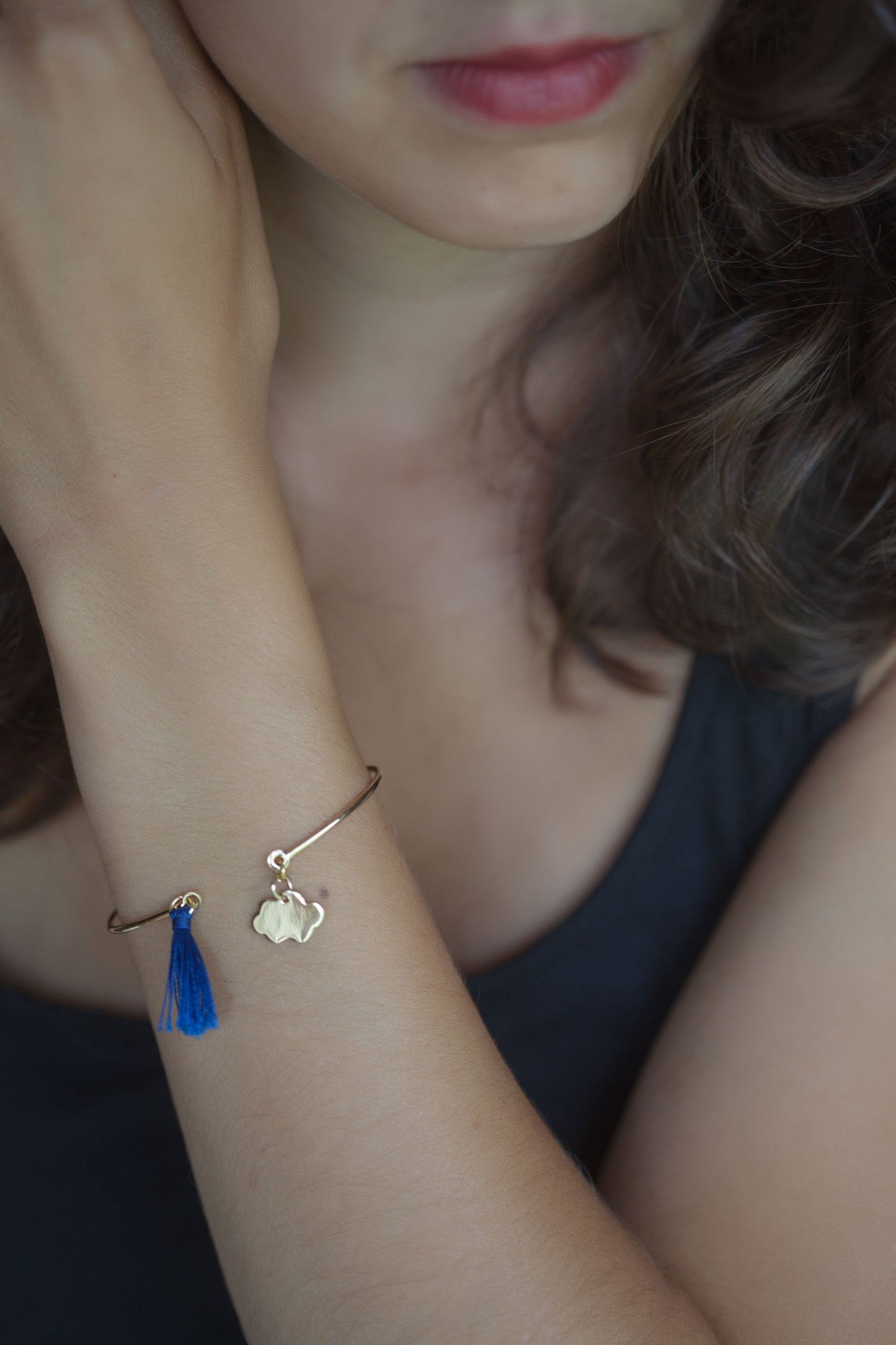 Armreif mit Wolke und Quaste | 16Karat vergoldet