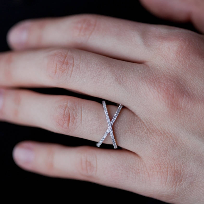 X Ring aus Silber mit Zirkonia