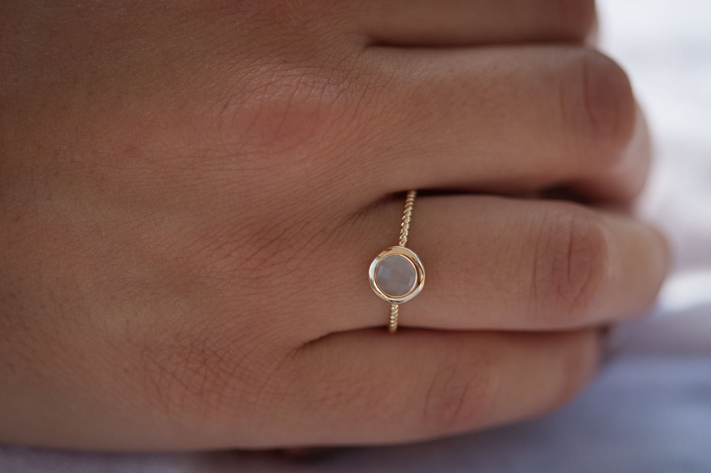 Schöner Ring mit Stein vergoldet