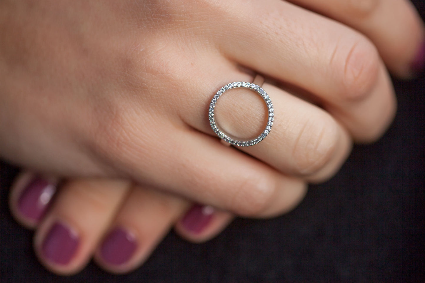 Kreis-Ring aus Silber mit Zirkonia