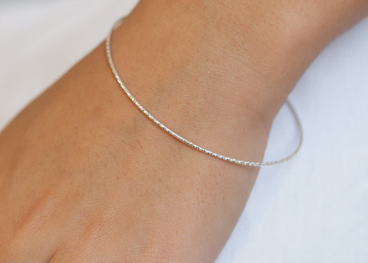 Schmaler Armreif aus Silber