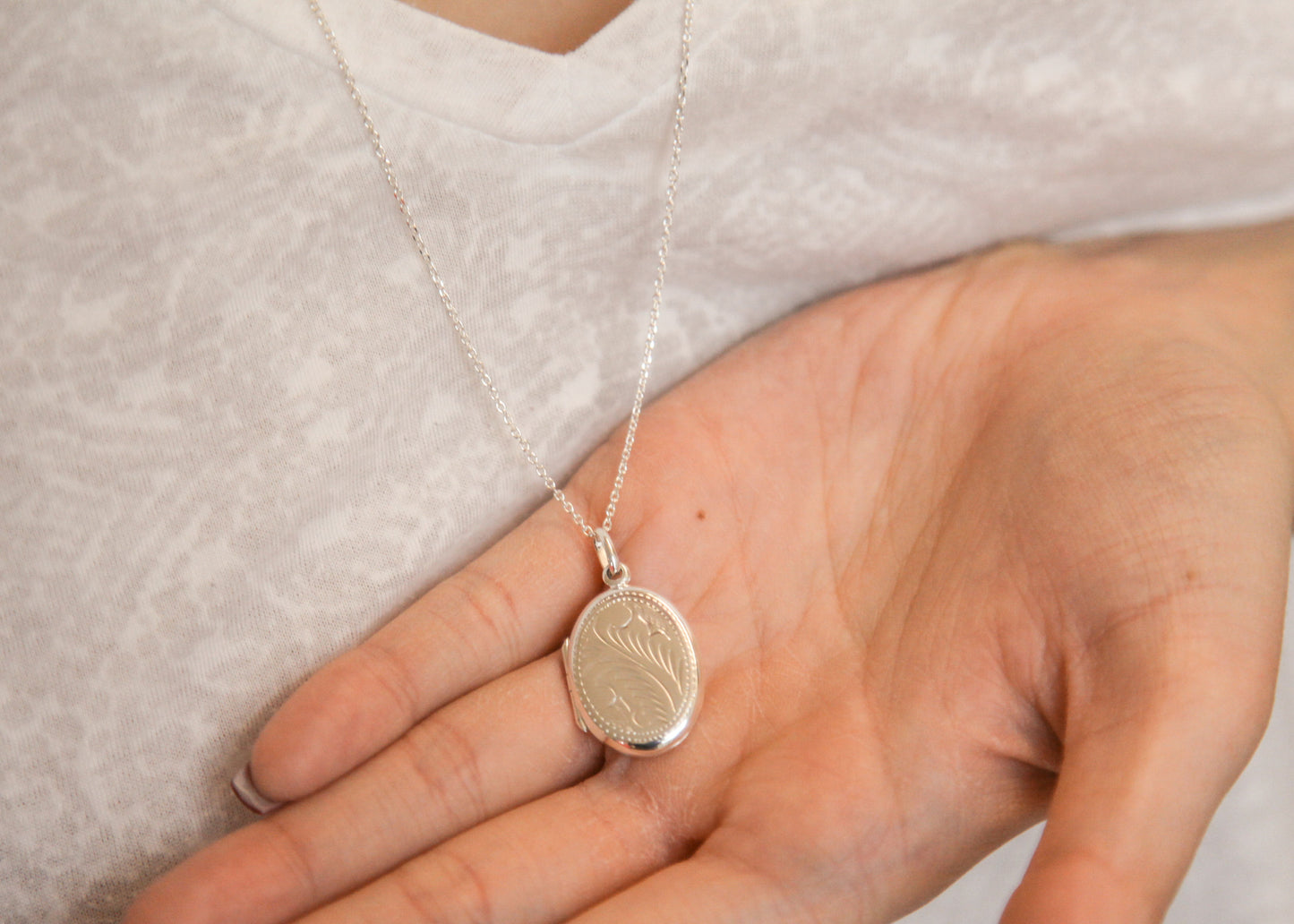 Lange Kette mit Foto Medaillon aus Silber