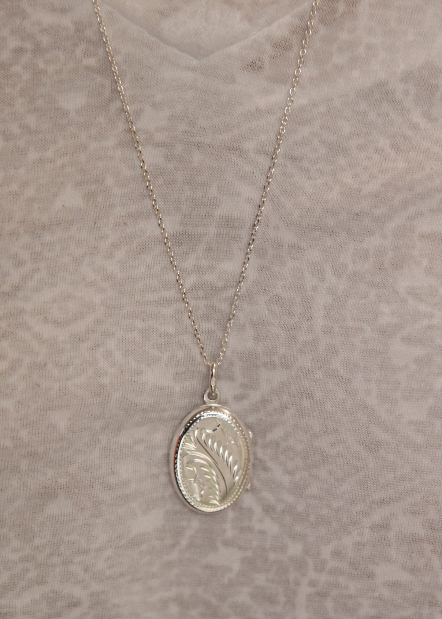 Lange Kette mit Foto Medaillon aus Silber