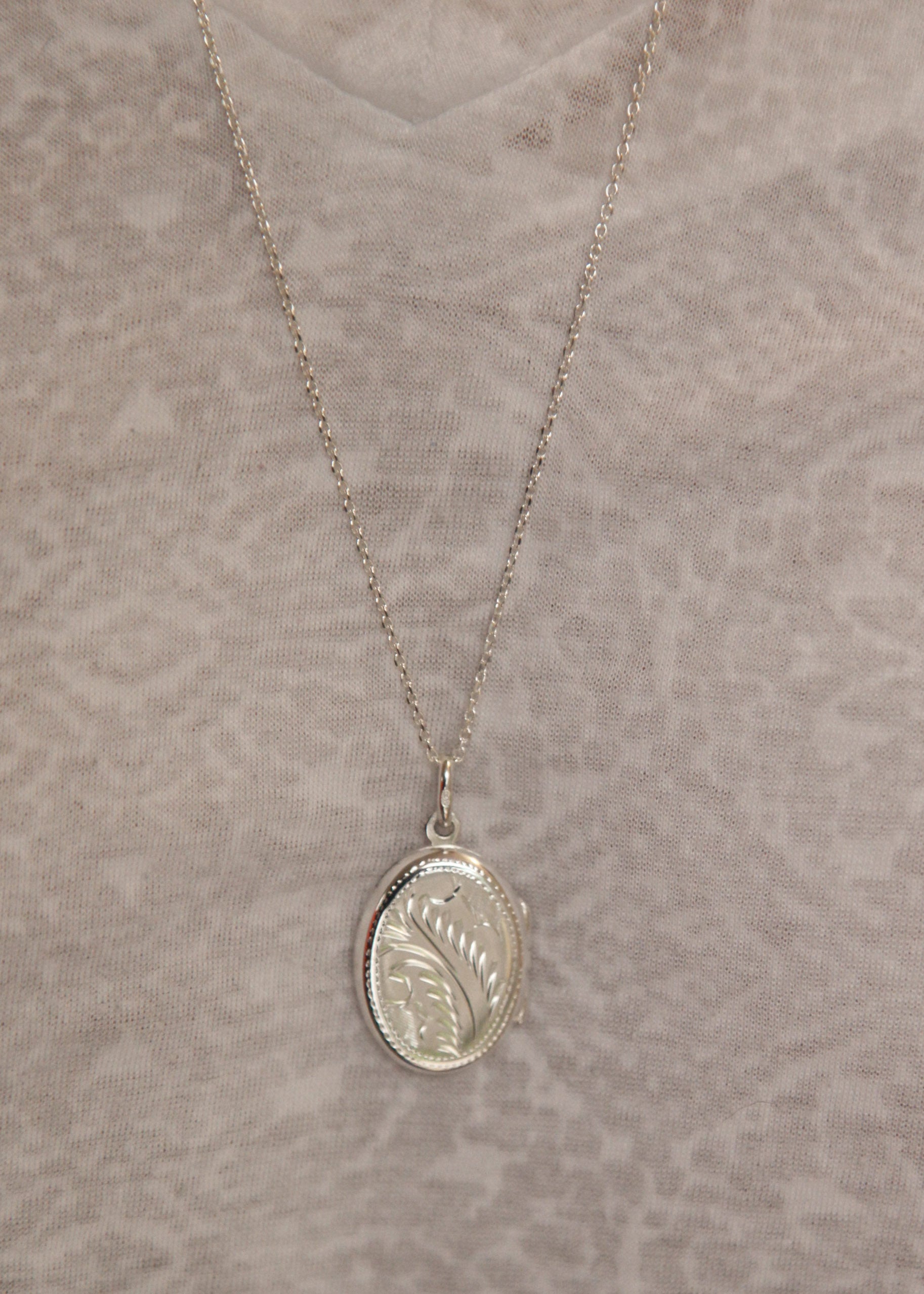 Lange Kette mit Foto Medaillon aus Silber