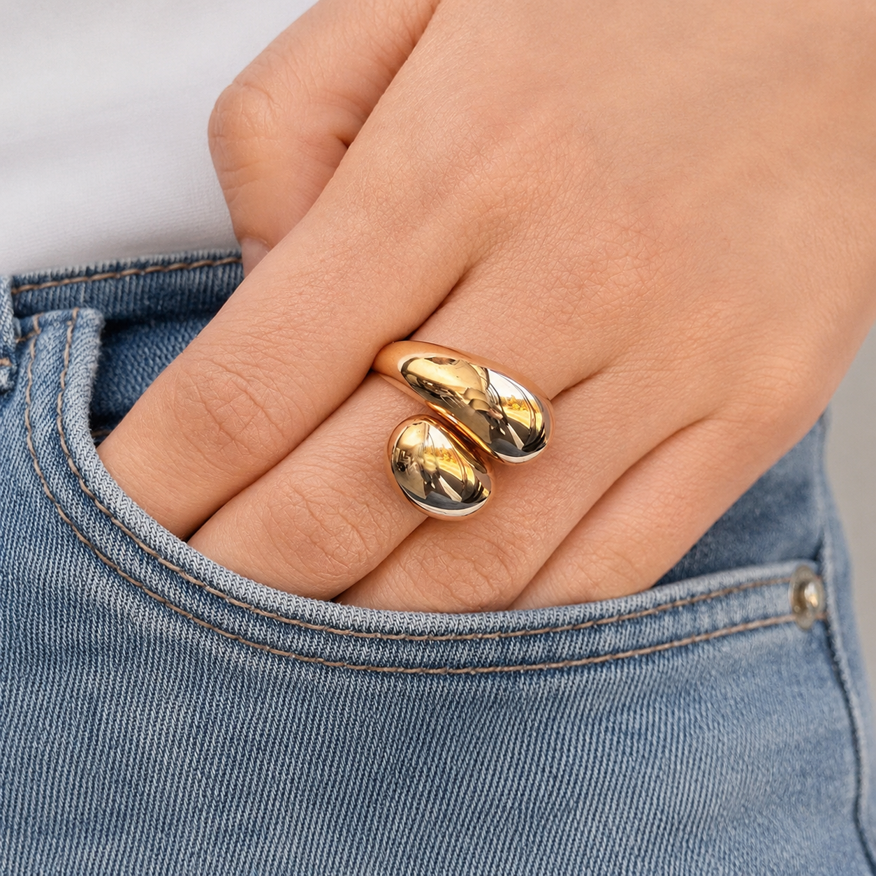 Vergoldeter Doppelring mit elegantem Design