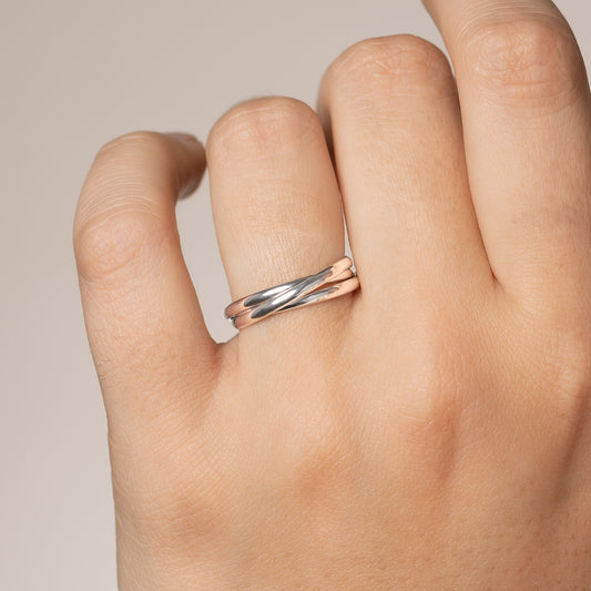 Dreifach gekreuzter Ring aus Silber – Klassische Eleganz & Symbolik