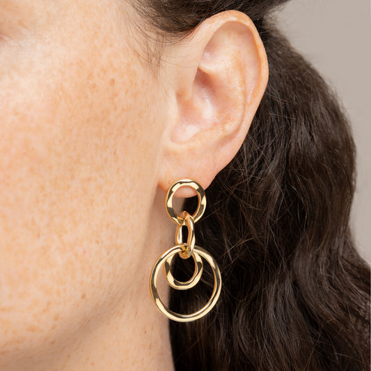 Goldfarbene Edelstahl-Ohrringe – Hängende Kreise, modernes Design