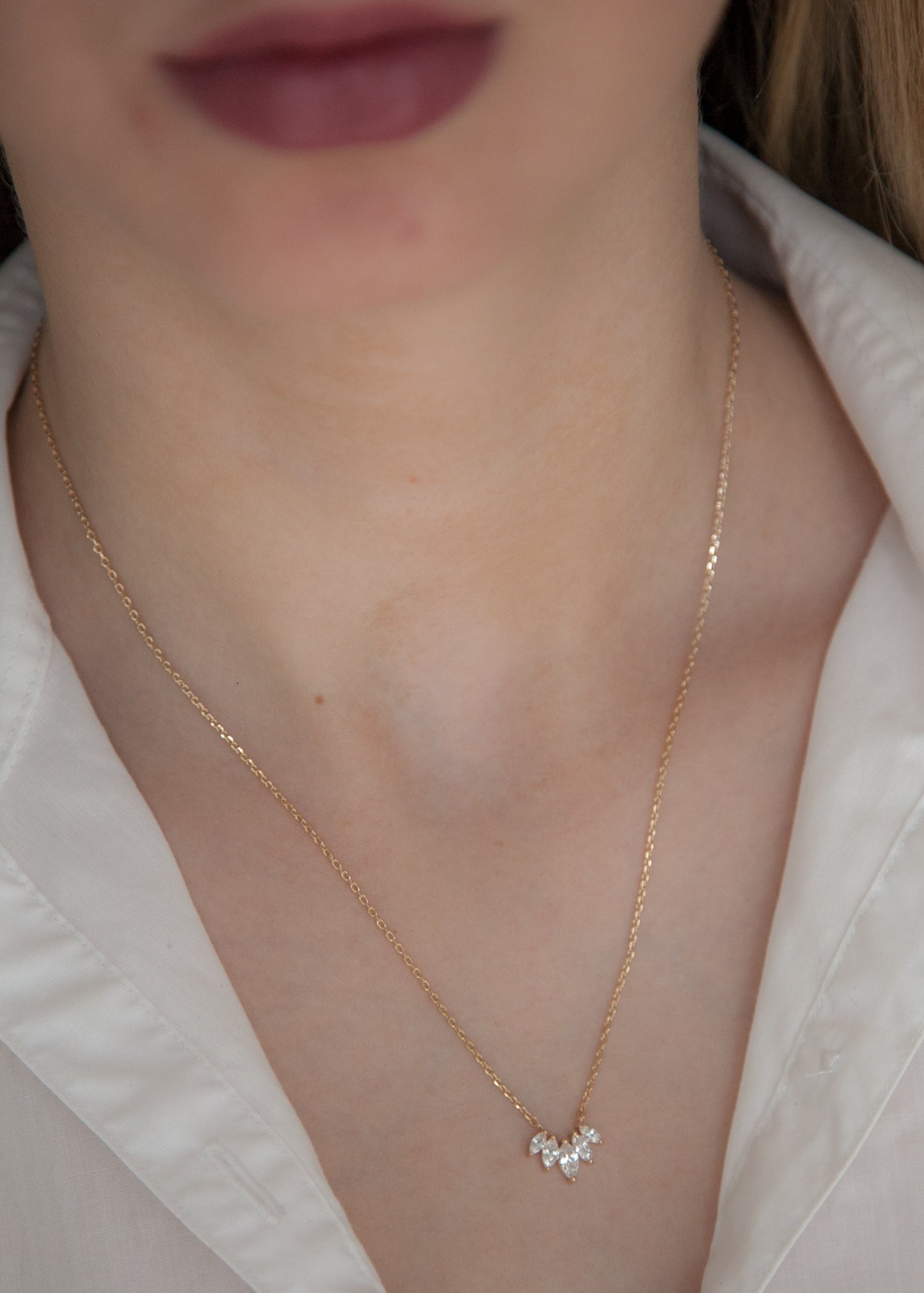 Kette Vergoldet Anhänger 5 Zirkonia Gefasst - Halskette für Damen