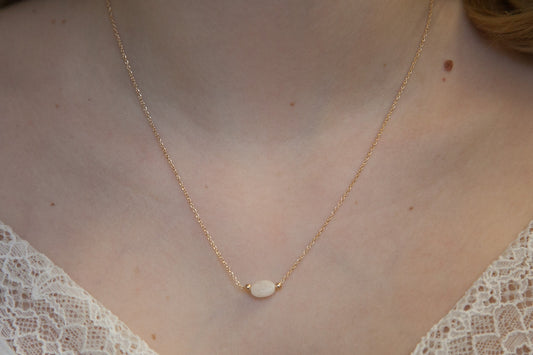 Kette mit einem Mondstein-Änhänger - 18K vergoldet