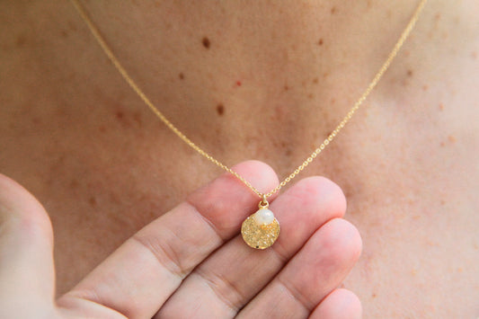 Kette Perlmutt & Plättchen-Anhänger vergoldet