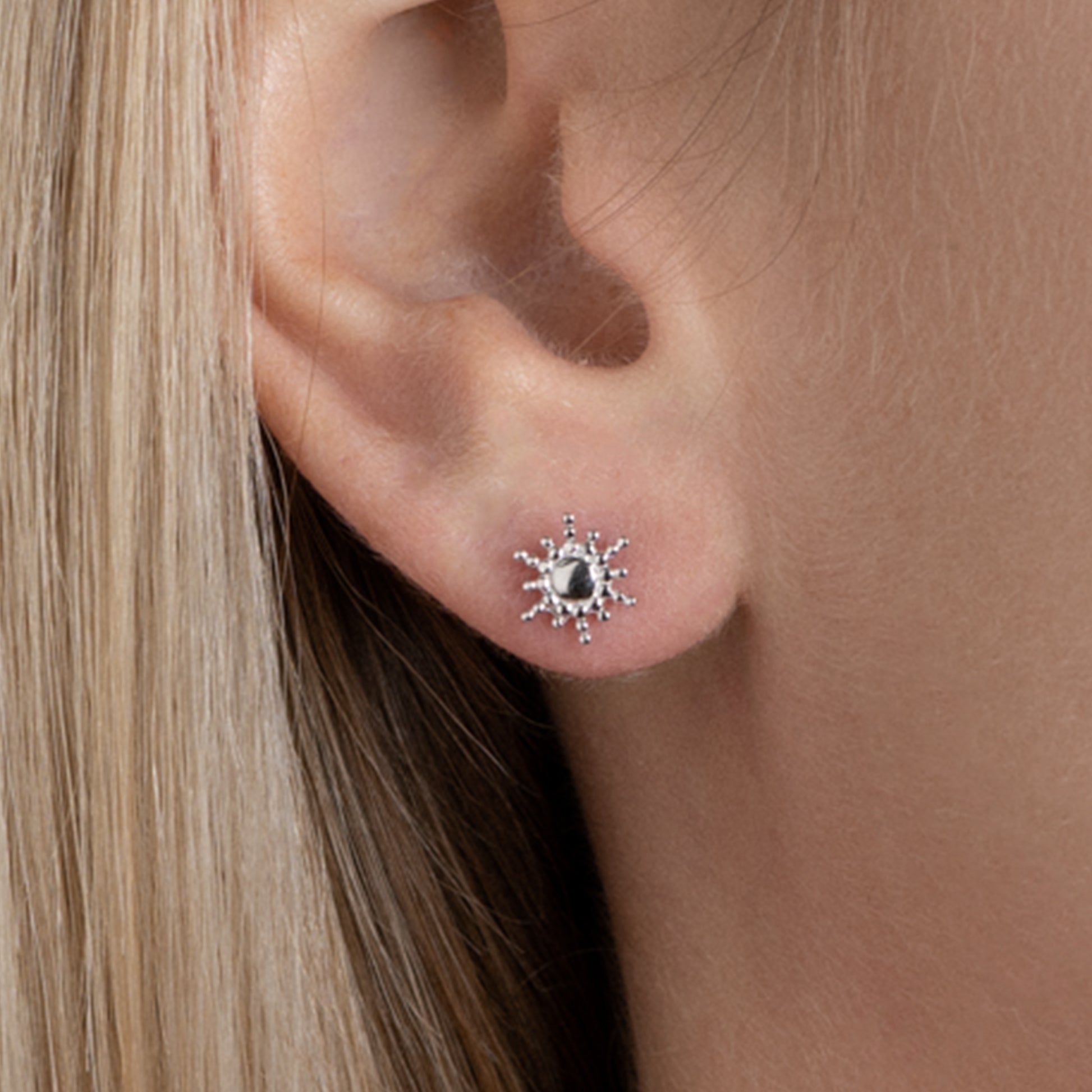 Sonnen Ohrstecker aus 925 Silber – zarte & funkelnde Silberschmuck-Stecker