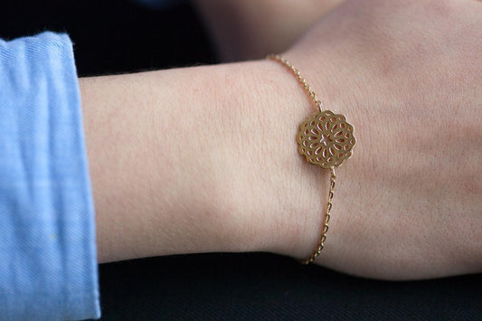Armband mit Blumenornament vergoldet